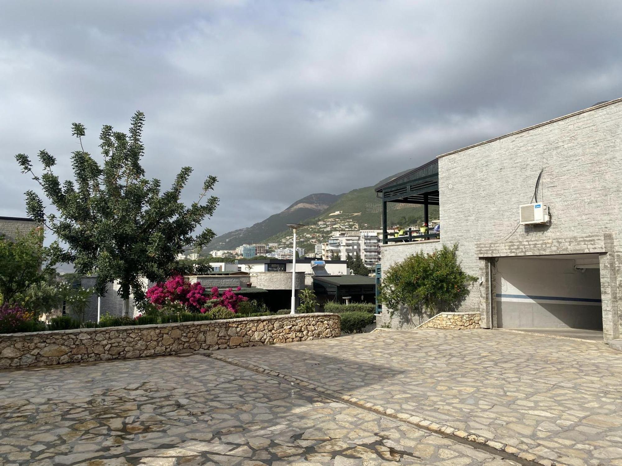 Aquamarine Apartments 1, Vlorë Екстериор снимка